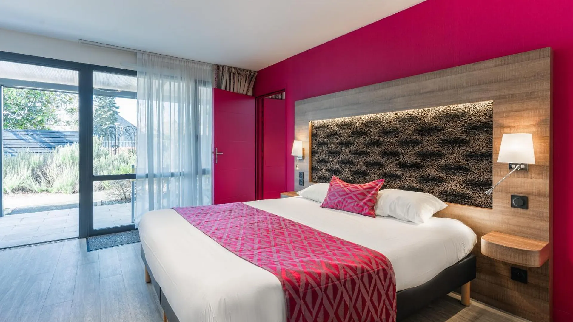 ***  The Originals Boutique, Hotel Le Lion D'Or, Fougeres Ouest Maen Roch France