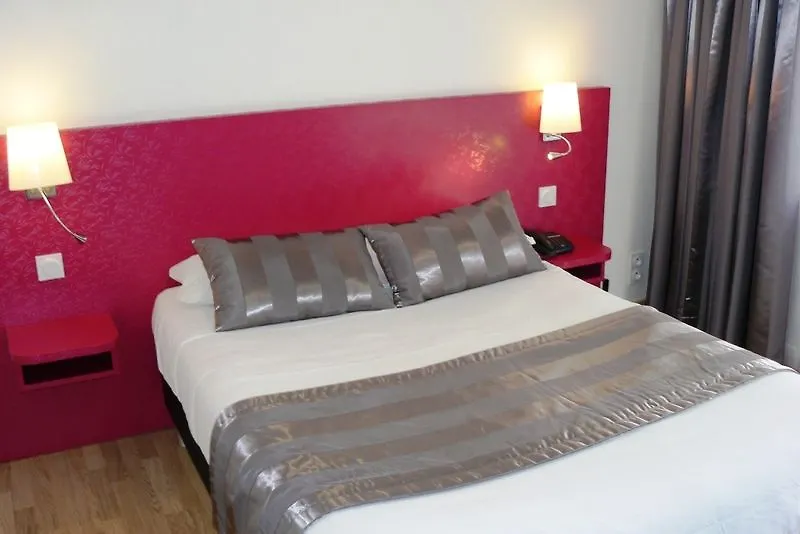 The Originals Boutique, Hotel Le Lion D'Or, Fougeres Ouest Maen Roch 3*,