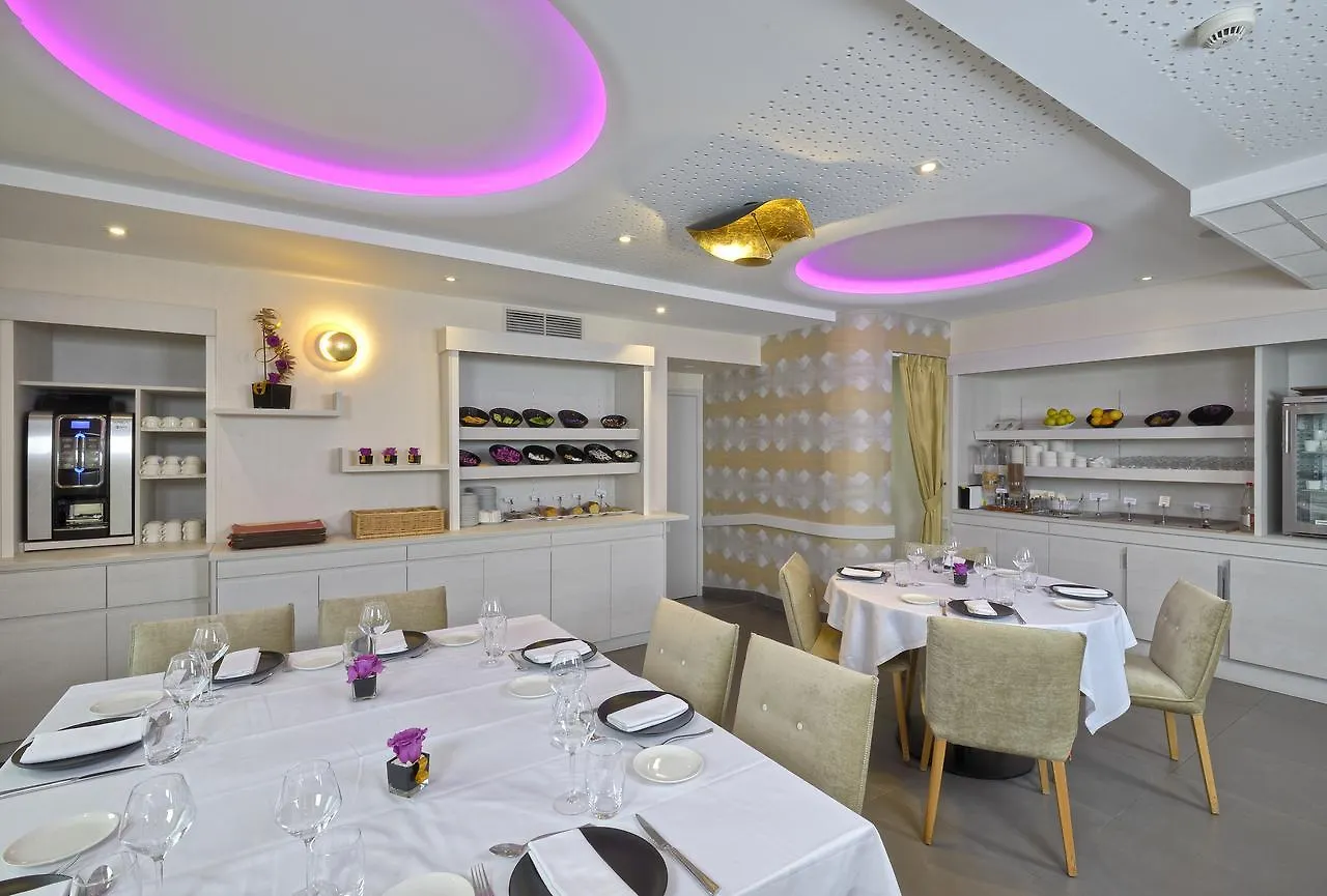 The Originals Boutique, Hotel Le Lion D'Or, Fougeres Ouest Maen Roch